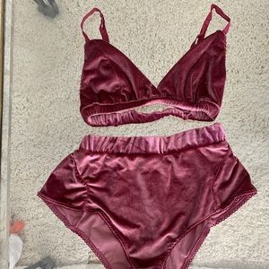 Velvet Bra & High-Waisted Bottoms, 2-Piece Set🌹❤️